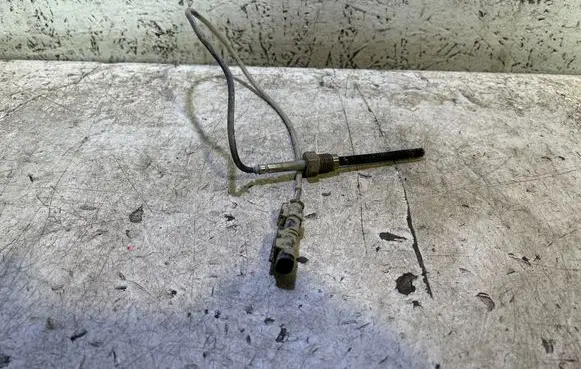 Mercedes-Benz E W211 Exhaust gas temperature sensor A0051533928