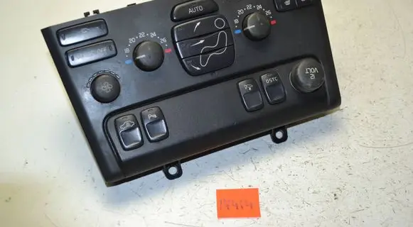 Volvo XC90 Climate control unit 30746025 M820CA00041 05W20E03