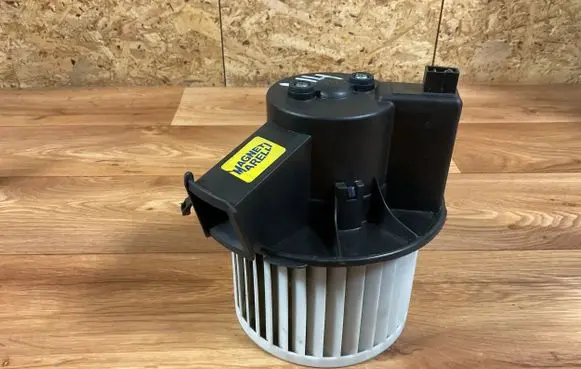 Peugeot 307 Heater fan/blower 593220400