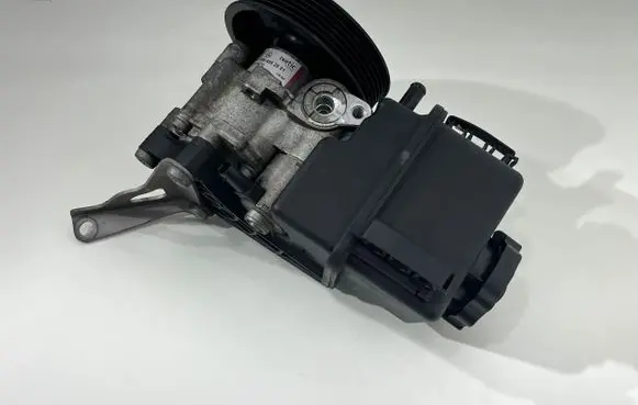 Mercedes-Benz C W204 Power steering pump 0064662601