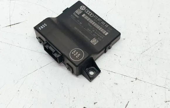 Audi A4 S4 B8 8K Gateway control module 8T0907468AB
