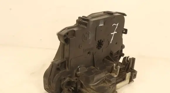 BMW 3 E90 E91 Front door lock 7229466