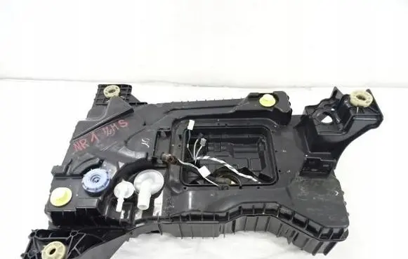Citroen C5 Aircross AdBlue liquid reservoir 9825645580