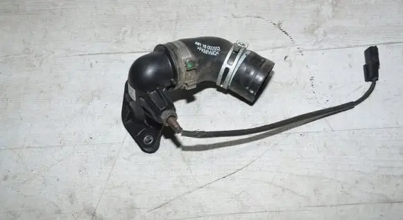 Mercedes-Benz A W176 Engine coolant pipe/hose 16092852