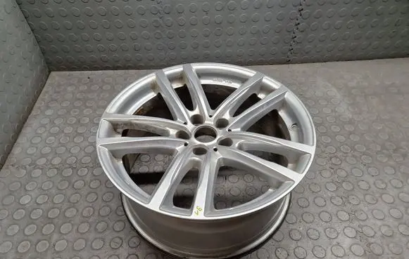 R18 alloy rim