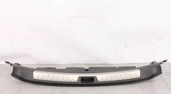 Trunk/boot sill cover protection