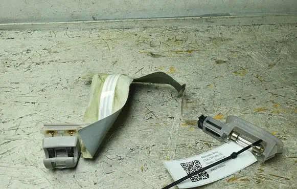 Mercedes-Benz CLS C219 Sun visor clip/hook/bracket 