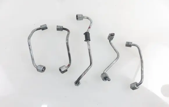 Hyundai Santa Fe Fuel injector supply line/pipe 