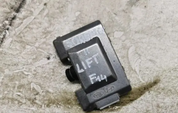 KIA Sorento Reversing camera 95890-2P000
