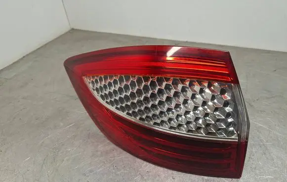 Ford Mondeo MK IV Rear/tail lights 7S7113405B