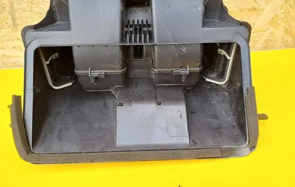 Mercedes-Benz Vito Viano W639 Interior heater climate box assembly housing A6398304960