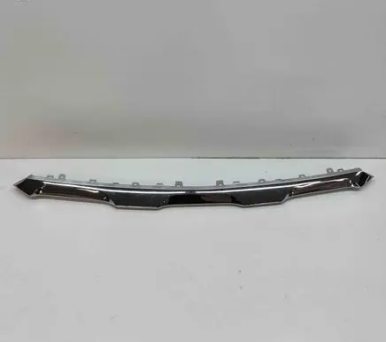 Front bumper lip