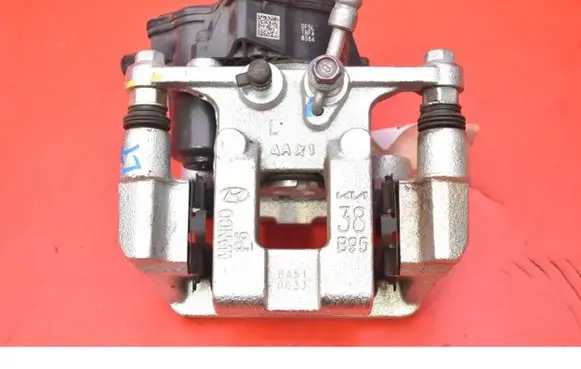 Hyundai Kona I Rear brake caliper 38B95