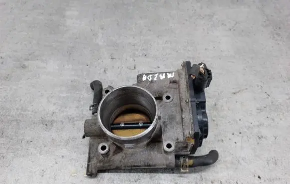 Mazda 6 Throttle body valve L3R413640