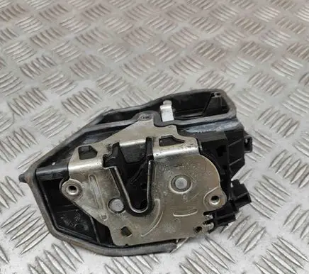 BMW X3 E83 Coupe door lock (next to the handle) 7154619