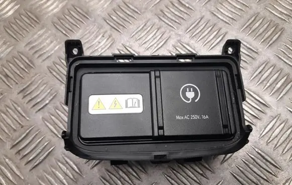 Hyundai Kona II USB socket connector 916B2BF030