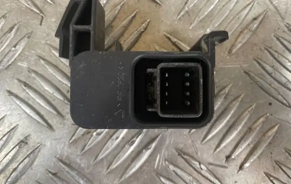 Opel Insignia A Tailgate sensor 20821328 3027410B00 1012253