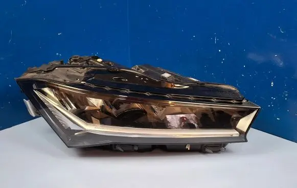 Skoda Superb B9 Headlight/headlamp 3P1941016 L991640