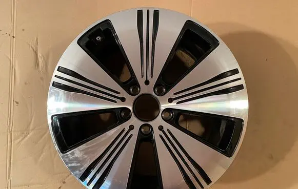 Mercedes-Benz EQA R18 alloy rim 