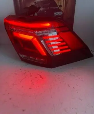 Volkswagen Tiguan Rear/tail lights 5NA945208H 0021498907