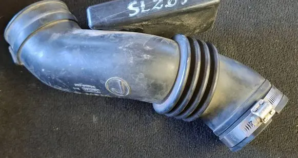 Subaru Legacy Air intake duct part B022