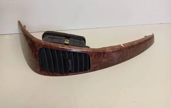 KIA Sorento Dash center air vent grill 974403E000 847803E100