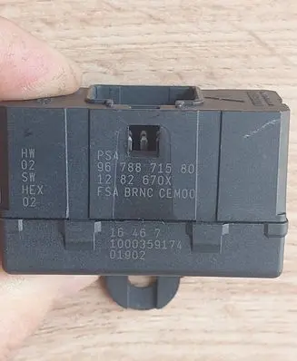 Peugeot 508 Seat heating relay 9678871580 1000359174 1282670X