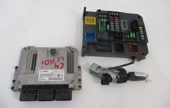 Citroen C4 II Engine ECU kit and lock set 9665547480