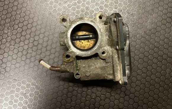 Mitsubishi Colt Throttle valve MN195709 3J22 01118