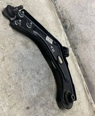 Peugeot 308 Front lower control arm/wishbone