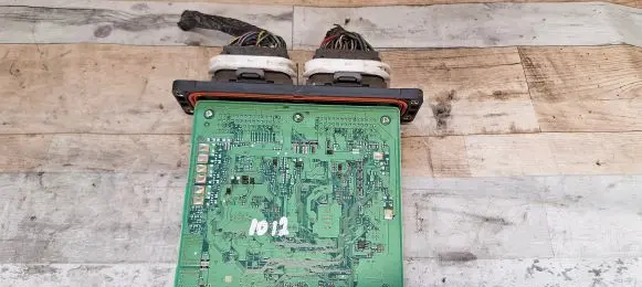 Mazda 2 Engine control unit/module ECU F70580S