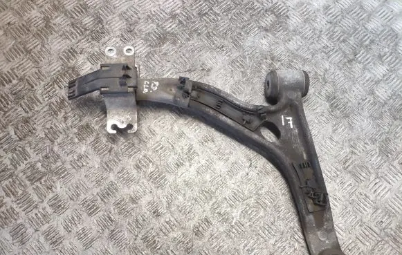 Mercedes-Benz CLA C117 X117 W117 Front lower control arm/wishbone A2465463080