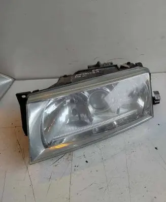 Skoda Octavia Mk1 (1U) Headlight/headlamp 1u1941015m
