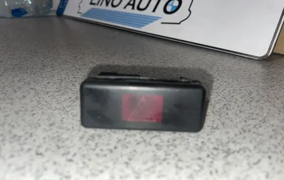 BMW 5 E39 Hazard light switch 8350947