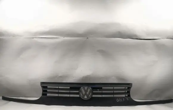 Volkswagen Golf III Front bumper upper radiator grill