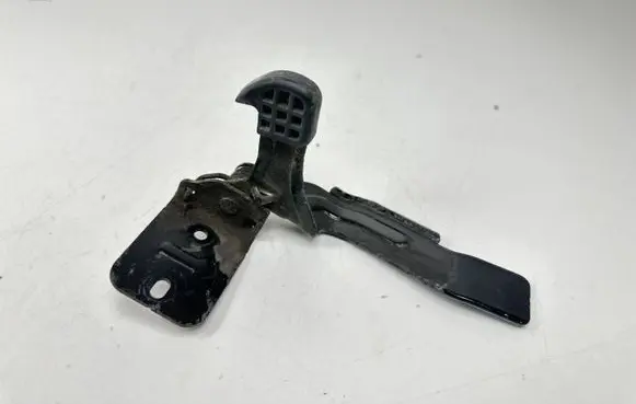 Nissan Qashqai Engine bonnet (hood) release handle