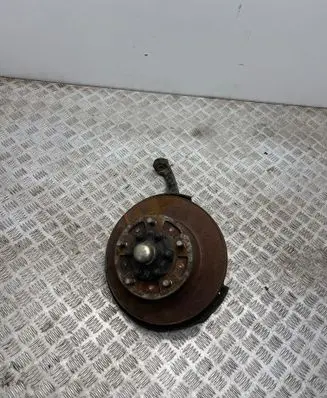 Toyota Land Cruiser (J100) Front wheel hub 
