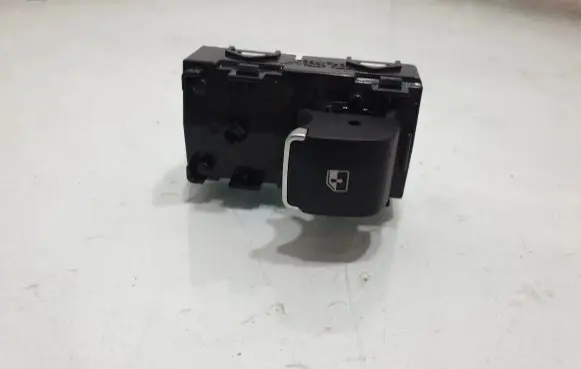 Hyundai Santa Fe Electric window control switch 93576S1110