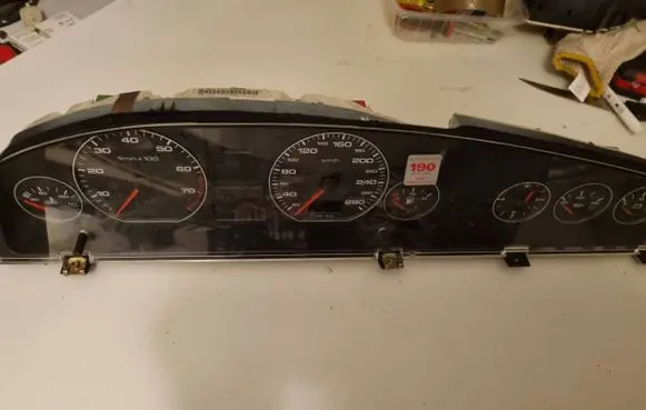 Audi A6 S6 C4 4A Speedometer (instrument cluster) 4A1919033HD 110008750002