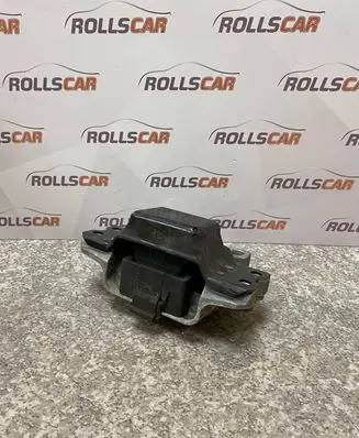 Volkswagen Touran I Engine mount bracket 1K0199555