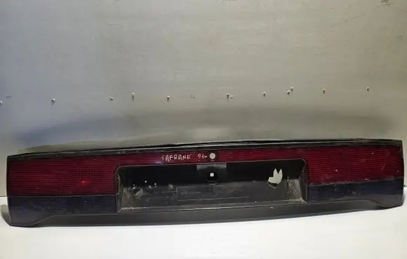 Renault Safrane Rear light center trim bar blend 7700808306