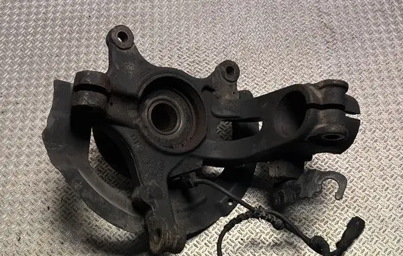 Front wheel hub