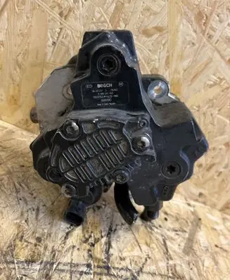 Volvo XC70 Fuel injection high pressure pump 8689590 0445010043