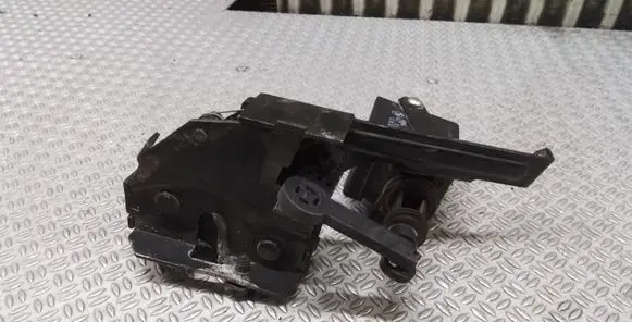 BMW 5 E39 Tailgate window lock/catch/latch 8238469
