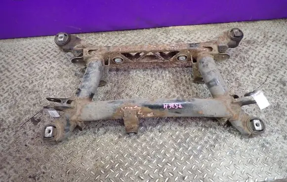 BMW 7 E38 Rear axle beam 