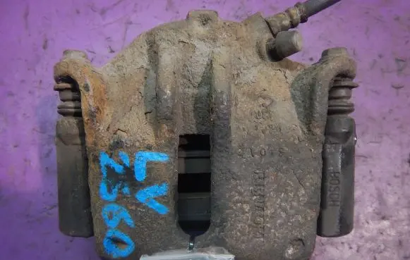 Renault Megane II Front brake caliper
