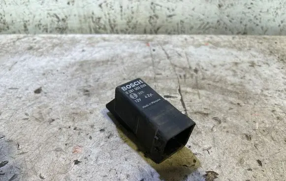 Peugeot Boxer Glow plug pre-heat relay 0281003039