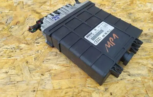 Audi A4 S4 B5 8D Wing mirror control module 