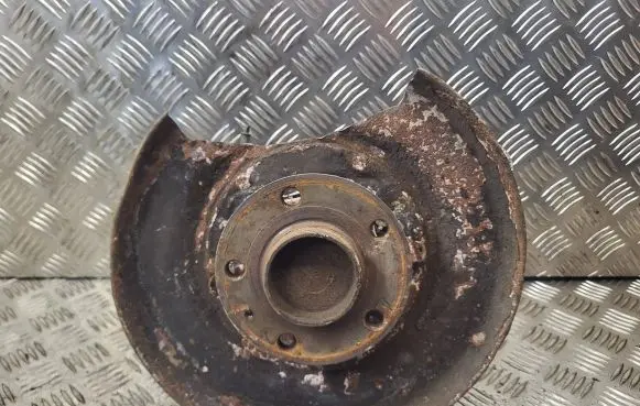 Volvo V70 Rear wheel hub 9200624