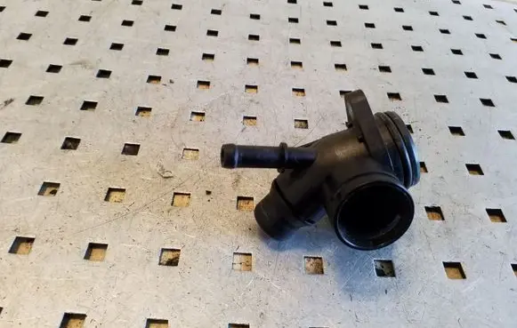 Audi A5 8T 8F Engine coolant pipe/hose 06H121132H